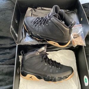 NIKE MENS SNEAKER